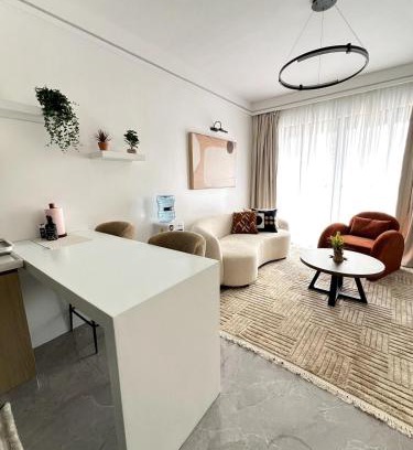 Kilimani Apartamento | Modern 1-Bedroom Apartment, with heated pool