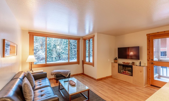 Truckee Condominio | Modern 1 bedroom in Ski Trails by RedAwning