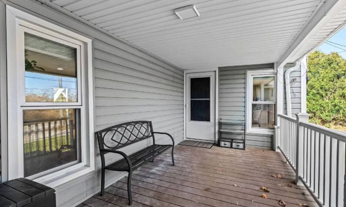 Plymouth Apartamento | Modern 1 Bedroom Lower-Level Apartment in Plymouth
