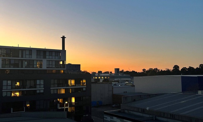 Richmond North Apartamento | Modern 1-bedroom + Study apartment in the heart of Abbotsford