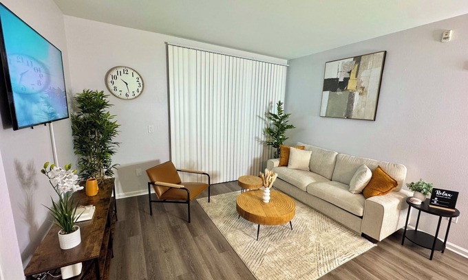 San Ramon Apartamento | Modern 1-bedroom with WiFi, pool, fitness center, and comfort in San Ramon.