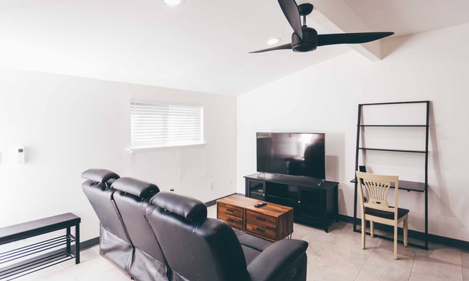 Arden-Arcade Casa | Moderno 1 BR Sacramento Guest House cerca de todo