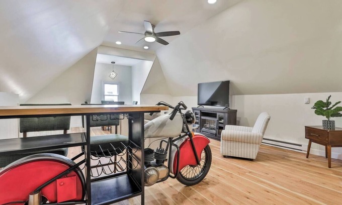 North Andover Apartamento | Modern 1BD Near Downtown & Hgwy