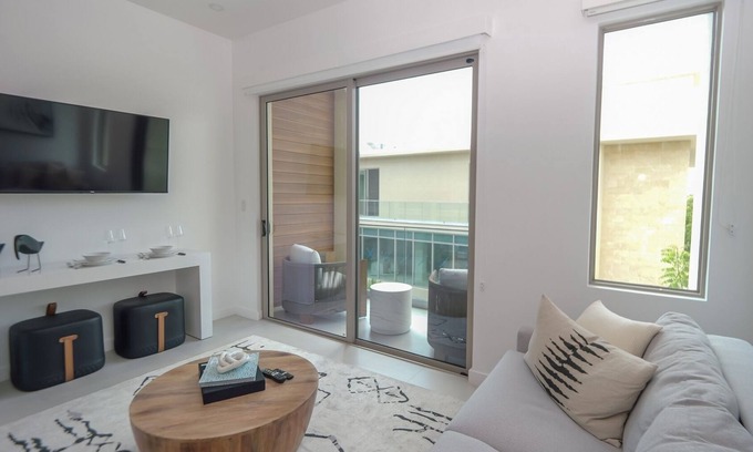 George Town Apartamento | Modern 1Bdr Apartment In Harbour Walk Cayman