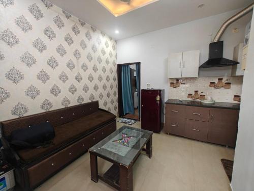 Kharar Apartamento | Modern 1BHK Stay in Kharar
