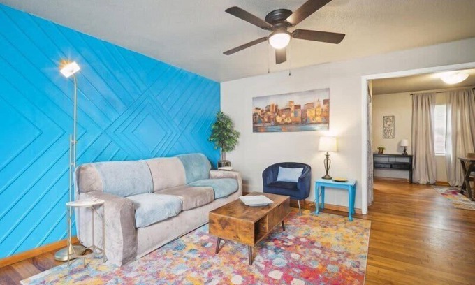 Tulsa Casa | Beautiful pet friendly 1/1BR Condo near Brookside.