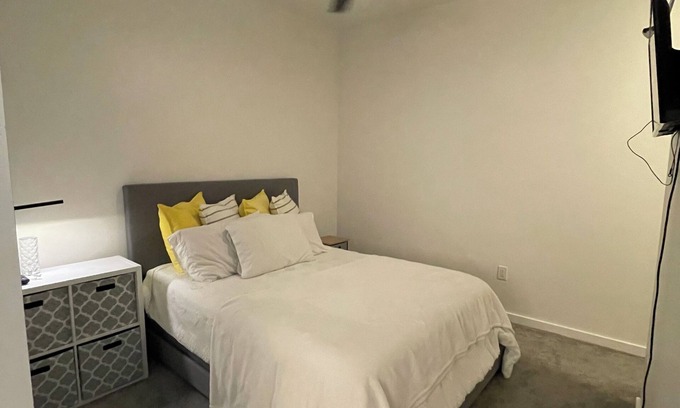 East Downtown Houston Apartamento | Modern 1BR EaDo Gym, Pilates, Pool & Roof Lounge