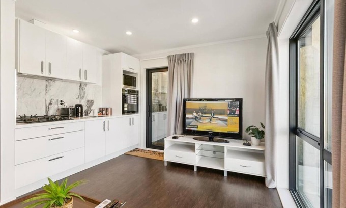 Upper Hutt Apartamento | Modern 1BR Flat, Private Entry, Full Kitchen-30 minutes' drive to Wellington CBD