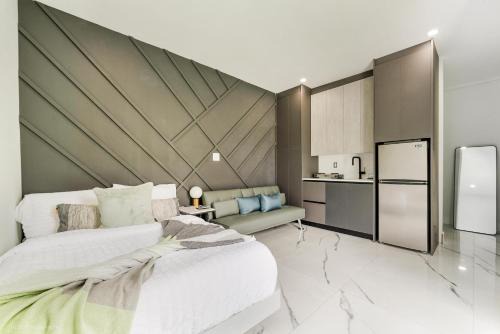 Coral Terrace Apartamento | Modern 1BR Miami Apt Sleeps 3, Kitchenette L10A
