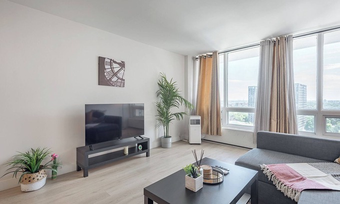 Shaughnessy Village Apartamento | Modern 1BR | Steps to Atwater