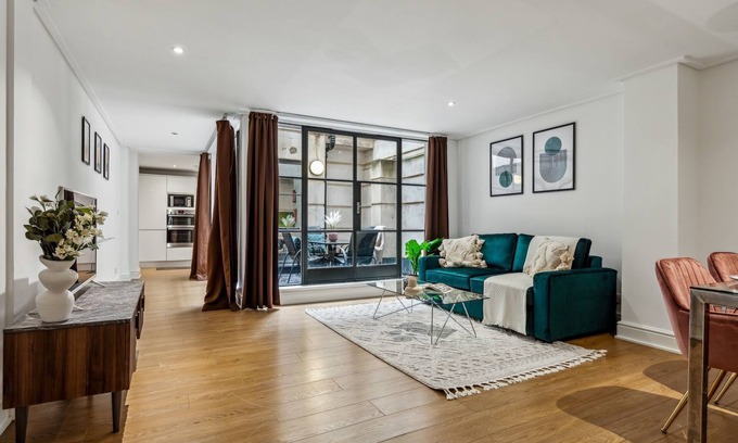 The City of London Apartamento | Modern 1BR with Patio in the Heart of Holborn