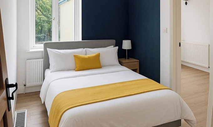 Gillingham Casa | Modern 2/3-Bed | Close to Stn | Pool Table | Long Stays & Contractors Welcome