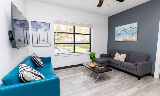 Zephyrhills West Condominio | Modern 2 BDR Condo Steps from Tennis & Wellness Center, Pickleball