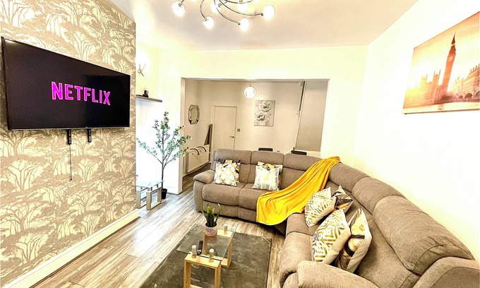 Hull Casa | Modern -2 Bed Room House very Spacious