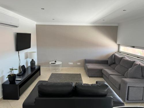 Lagoa e Carvoeiro Apartamento | Modern 2 Bed Apartment 5km Carvoeiro