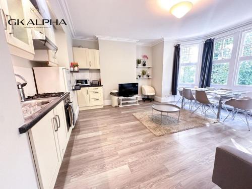 Reading Apartamento | Modern 2-Bed Apartment with Wi-Fi & Parking Near Royal Berkshire Hospital & Reading Station
