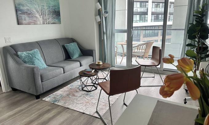 Downsview Condominio | Modern 2-Bed Condo/2 Balconies With Park Views/ Family & Pet Friendly