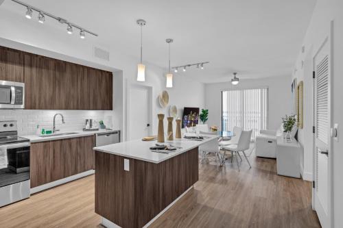 Doral Apartamento | Modern 2 Bed in the Heart of Doral Free Parking
