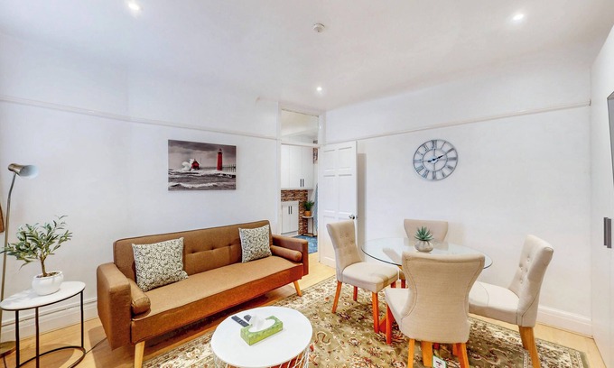 Richmond-upon-Thames Apartamento | Modern 2 Bed Near Twickenham Stadium - 5 Min to Bus Stop
