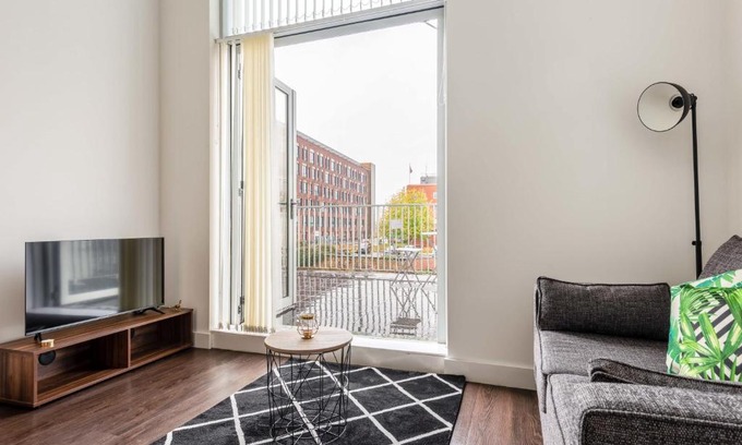 Rotherham Apartamento | Modern 2 Bed Riverside Apartment with Balcony