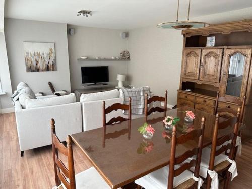 Blankenberge Apartamento | Modern 2-bedroom apartment within walking distance of the city centre and the beach T209