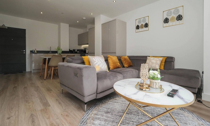 Barnt Green Apartamento | Modern 2-Bedroom Apartment in the Center of Solihull