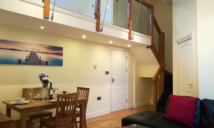 Uplands Apartamento | Modern, 2 Bedroom Apartment with Sofa Bed, Uplands, Swansea