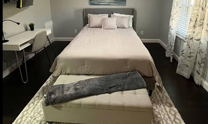 Atlanta Casa | Modern 2 Bedroom Condo in Quaint Neighborhood
