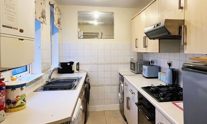 Methil Apartamento | Modern 2 Bedroom Flat Near Train & Bus stations & near beach