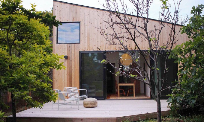 Longfellow Casa | Modern 2-bedroom garden house in North Oakland with private yard