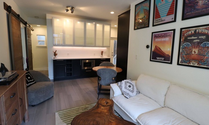City Park West Casa | Modern 2-bedroom in West City Park Neighborhood