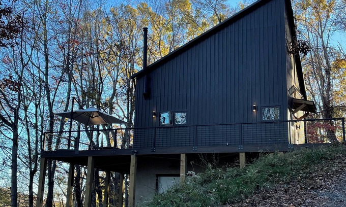 Lansing Casa | Modern 2-bedroom mountain house in brilliant Lansing