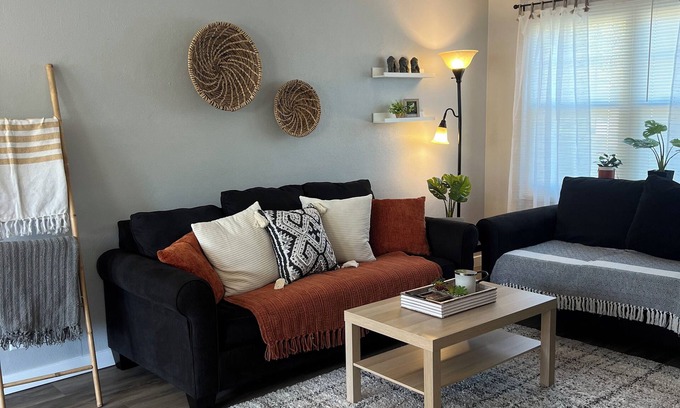 Quad Cities Casa | Modern 2-bedroom townhouse in charming Davenport with WiFi, AC.