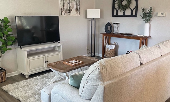Taylor Casa | Modern 2-bedroom townhome with fenced yard in welcoming Taylor