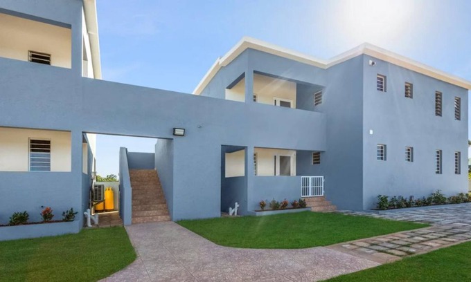 Blowing Point Casa | Modern 2- bedroom Vacation Unit near beaches