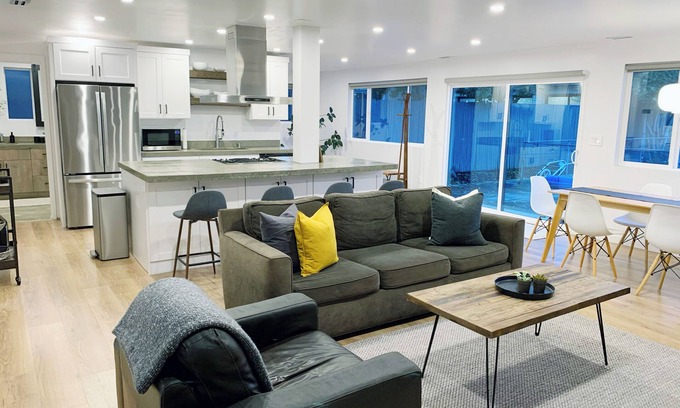 Seattle Metro Area Casa | Modern 2 BR, Spacious Guesthouse in Seward Park/Columbia City Next to Lake WA