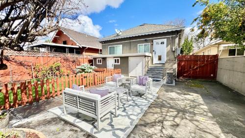 San Jose Casa | Modern 2 BR, Unwind in a Prime Location, with Parking