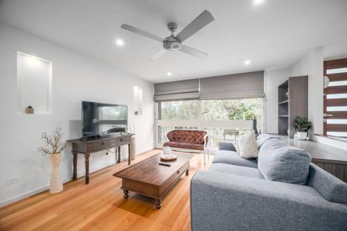 Ringwood Casa | Modern 2 BRM Cottage at Eastland Ringwood