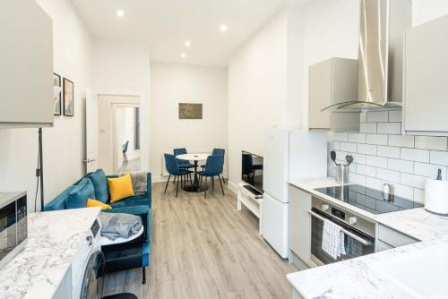Tollington Apartamento | Modern 2B Home with Private Backyard & Fast WiFi