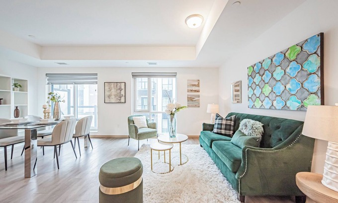 Pleasant View Casa | Modern 2Beds TownHome Toronto - 5MINs to Seneca College & Fairview Mall