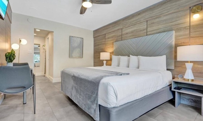 Galt Mile Hotel | Modern 2BR Adult-only Suite Near Fort Lauderdale’s Scenic Coast