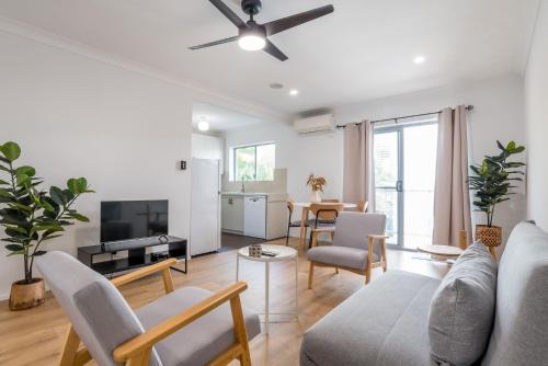 Hamilton Apartamento | Modern 2BR Apartment Near Portside & Airport