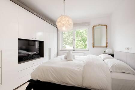 Sandweiler Apartamento | Modern 2BR Apt in Sandweiler with Terrace