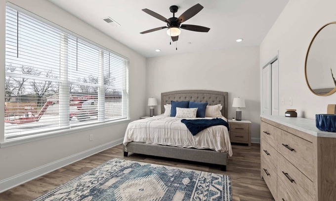 Chattanooga Apartamento | Modern 2BR at The Poplin - Southside Chattanooga