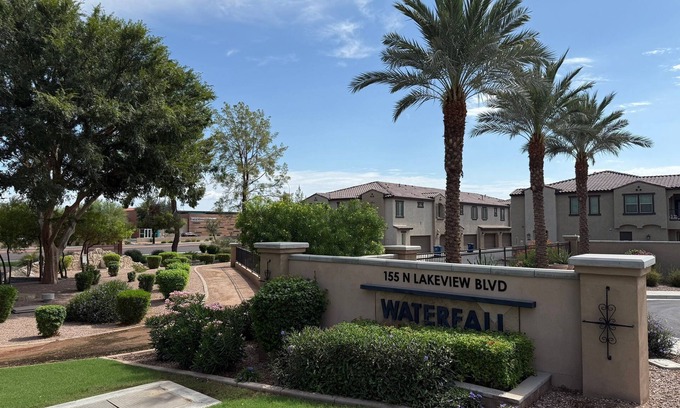 Las Casitas del Sur Condominio | Modern 2BR Condo with Pool, Wi-Fi & Parking near Downtown Chandler