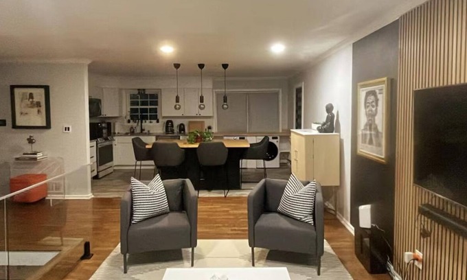 East Point Casa | Modern 2BR Getaway Near ATL Airport, Downtown & Tyler Perry Studios
