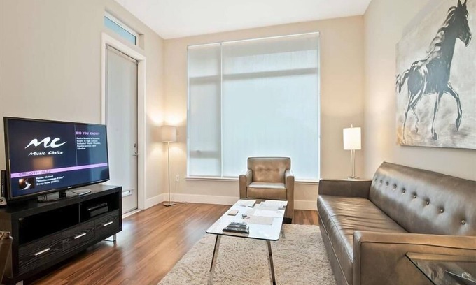Shoreline West Apartamento | Modern 2BR | Ideal for Business | Free WiFi | Downtown Mopuntain View