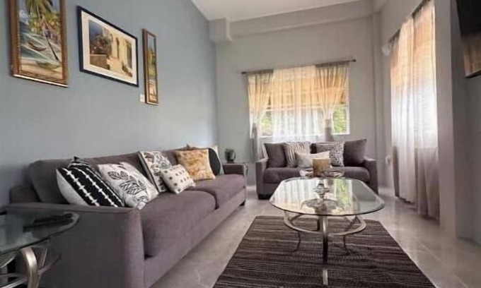 St. George's Apartamento | Modern 2BR w/ Stunning Views