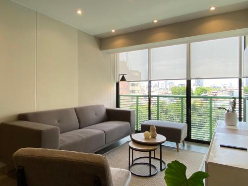 Centro Financiero de San Isidro Apartamento | Modern 2BR with Balcony in San Isidro