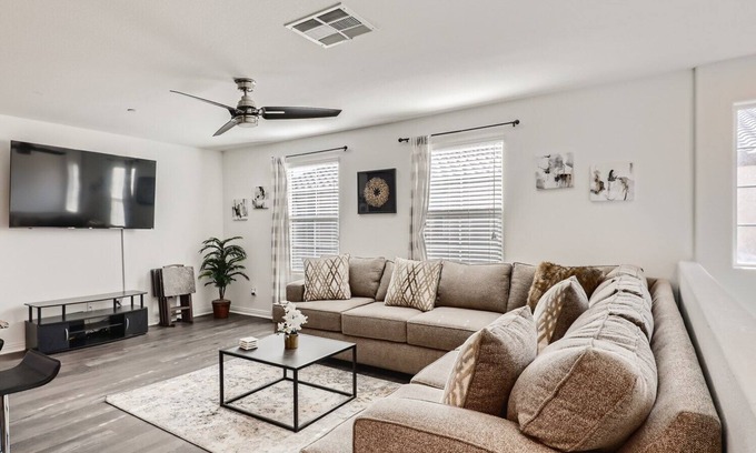 Nellis Air Force Base Casa | Modern 3 bed 2 bath Townhome in Las Vegas!